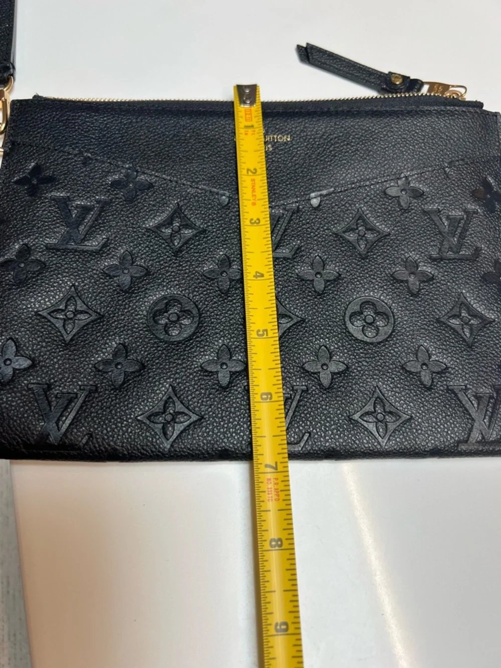 Louis Vuitton Melanie Pochette - Picture 5 of 16